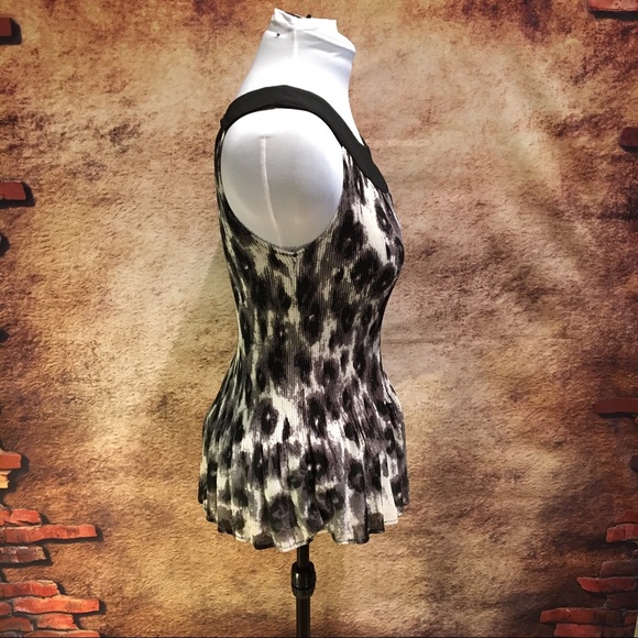 SERENADE NY Woman Sleeveless Floral | 1X | EUC - Picture 3 of 5